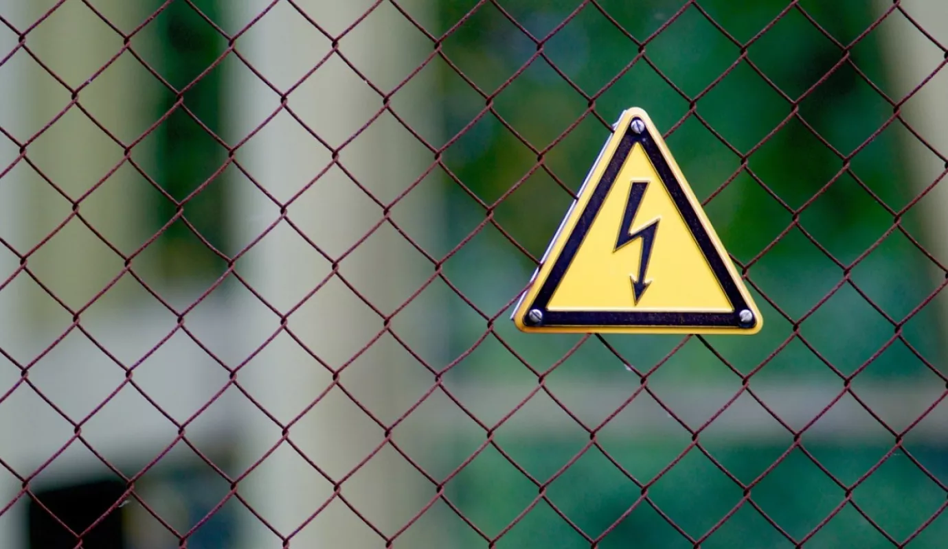 Pixabay_Zaun_Warnschild